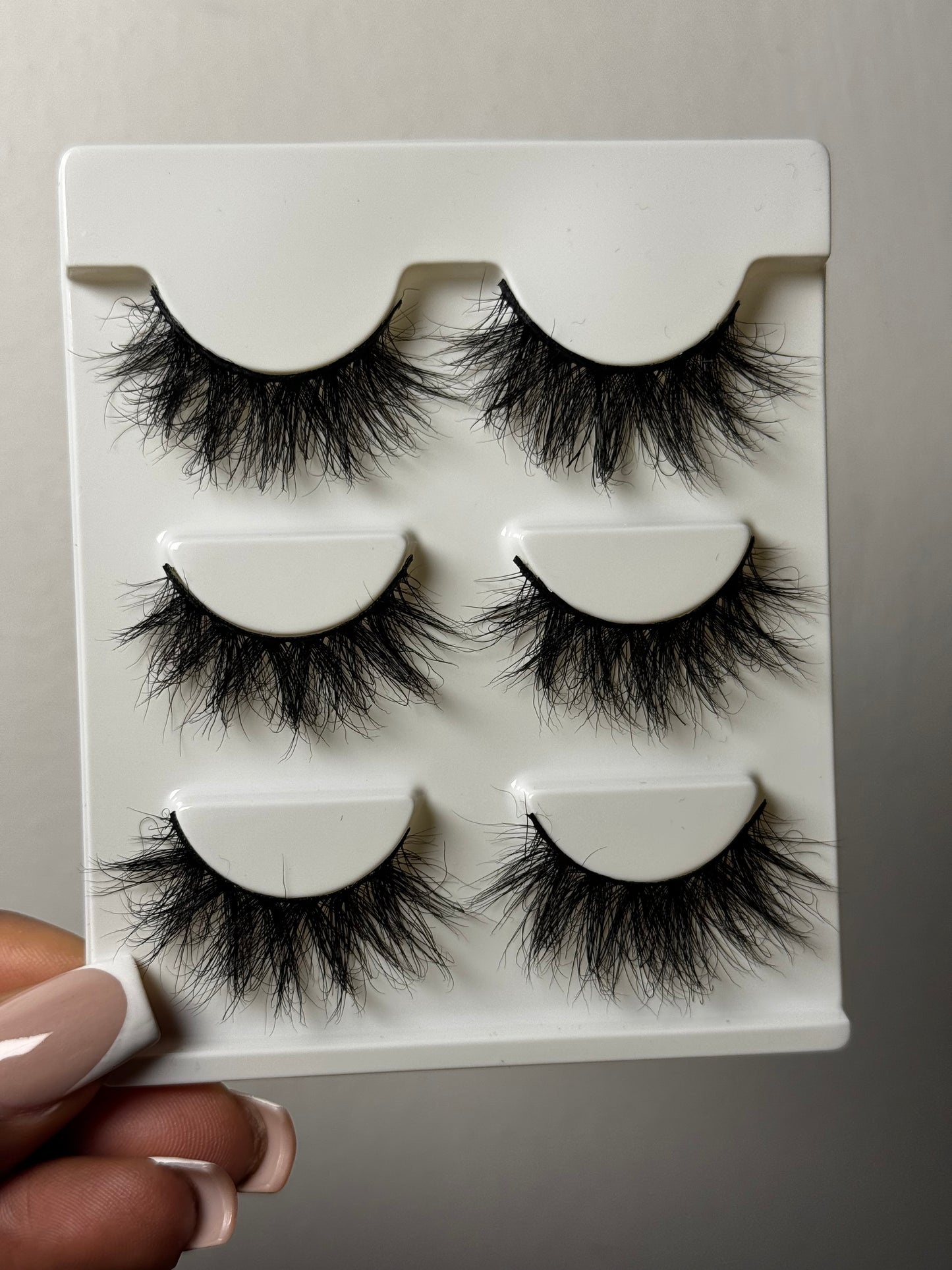 Aisha Strip Eyelash Extensions – Lightweight Lashes for Hooded Eyes