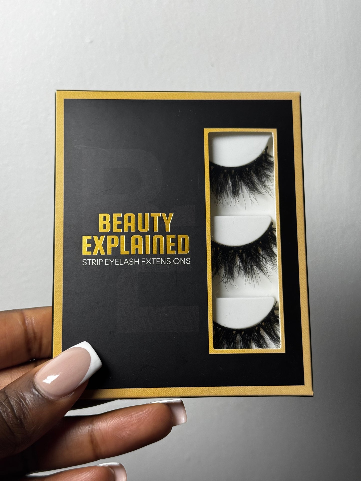 Mariam Strip Eyelash Extensions – Best False Lashes for Round Eyes