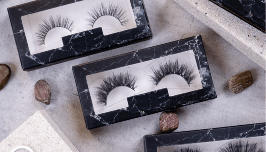 Trimming strip lashes from the outer corner