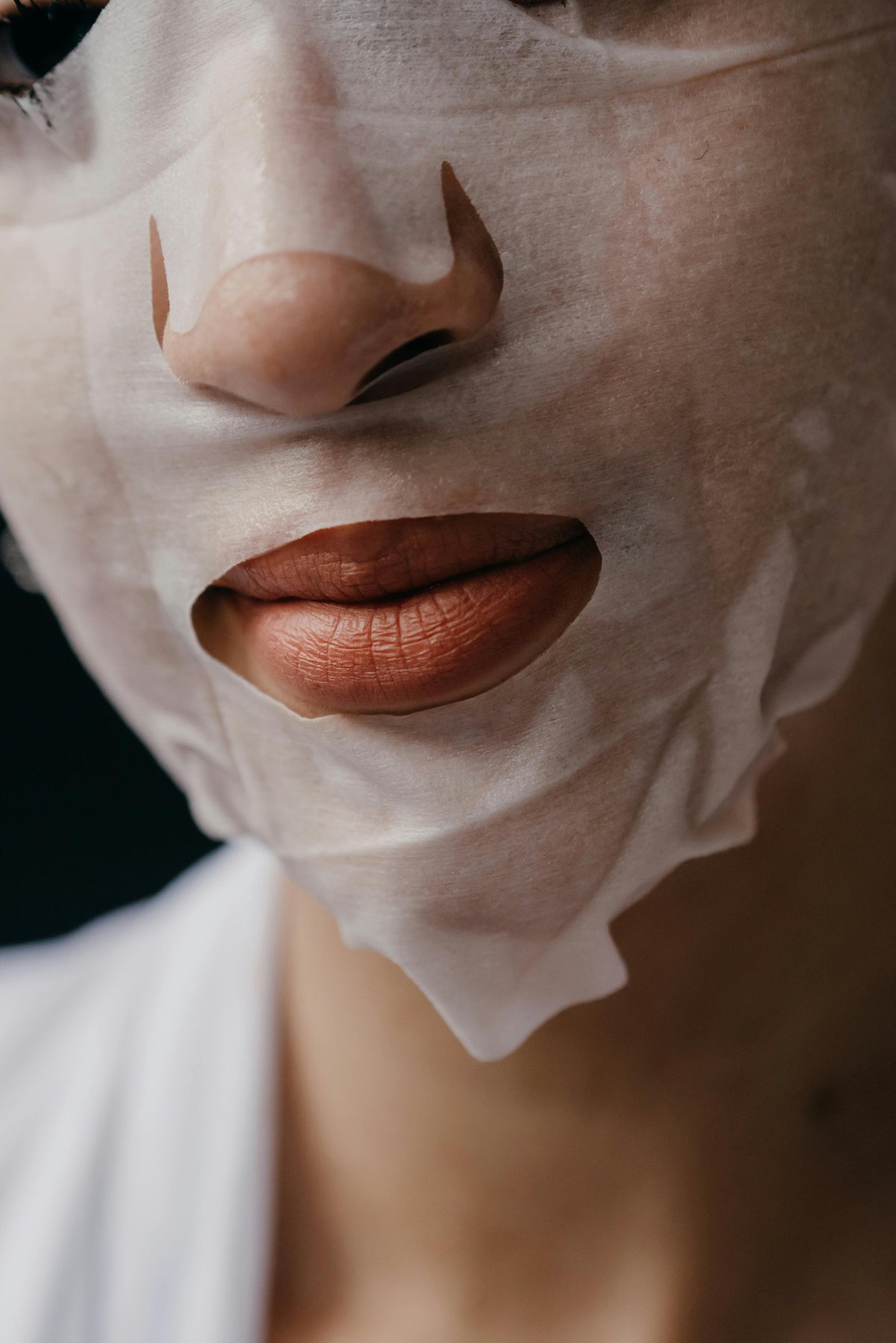 setting spray for sensitive skin application showing professional techniques