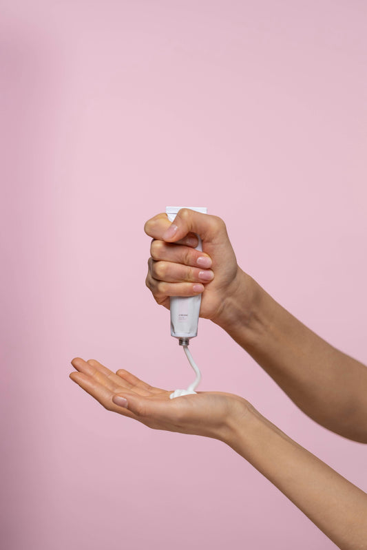 Hydrating Setting Spray Ingredients: What Actually Improves Performance (Not Just “Glow”)