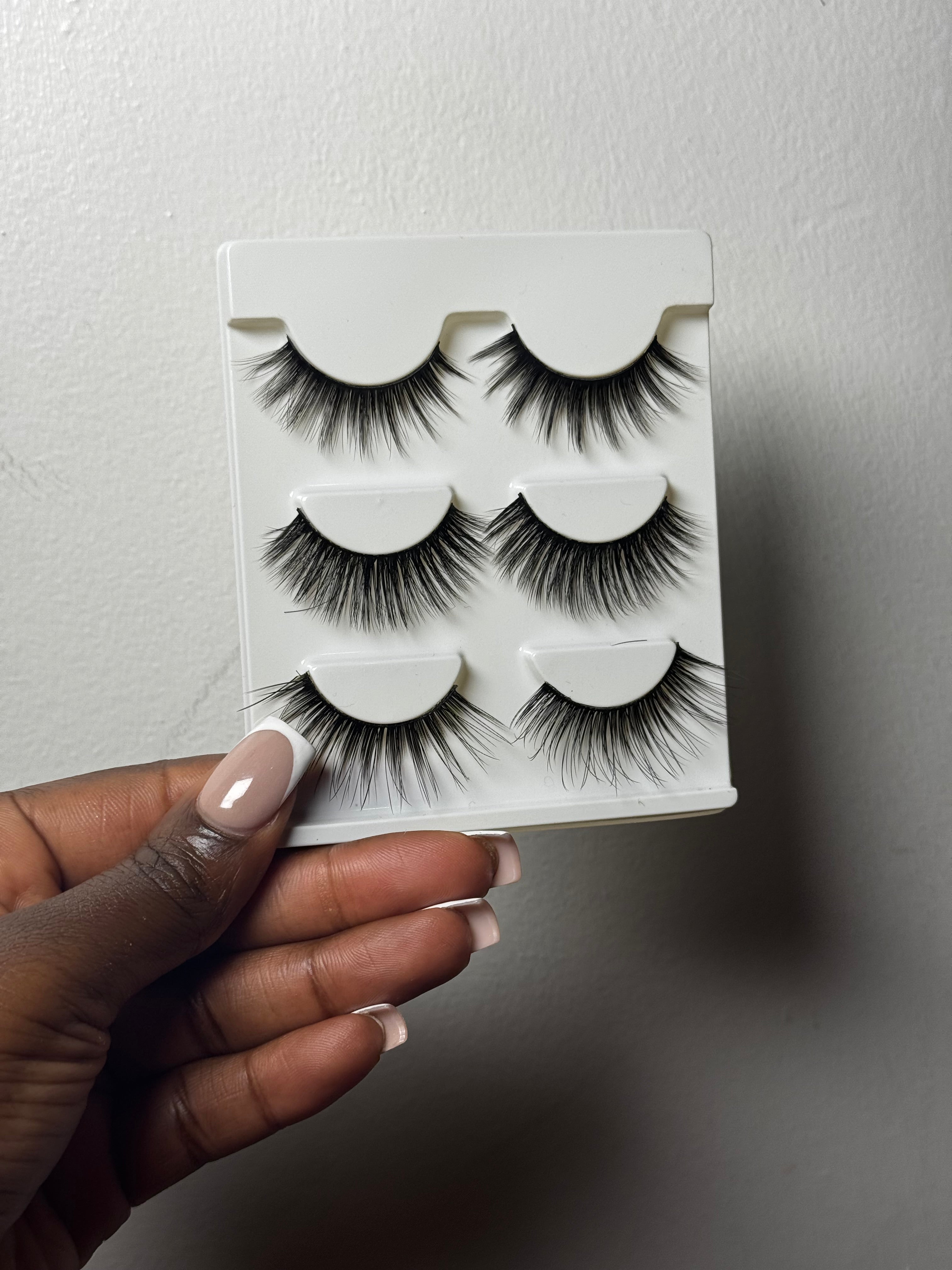 #2 – 1of1 – Bold Faux Mink Lashes for Almond Eyes