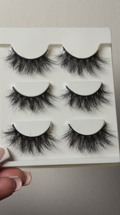 Aisha Strip Eyelash Extensions – Lightweight Lashes for Hooded Eyes